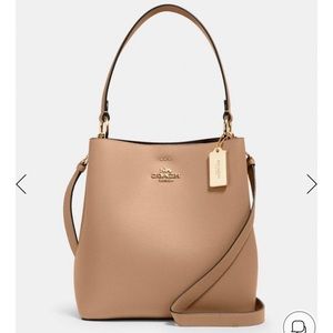🎉 SALE  🎉 COACH Town Bucket Bag